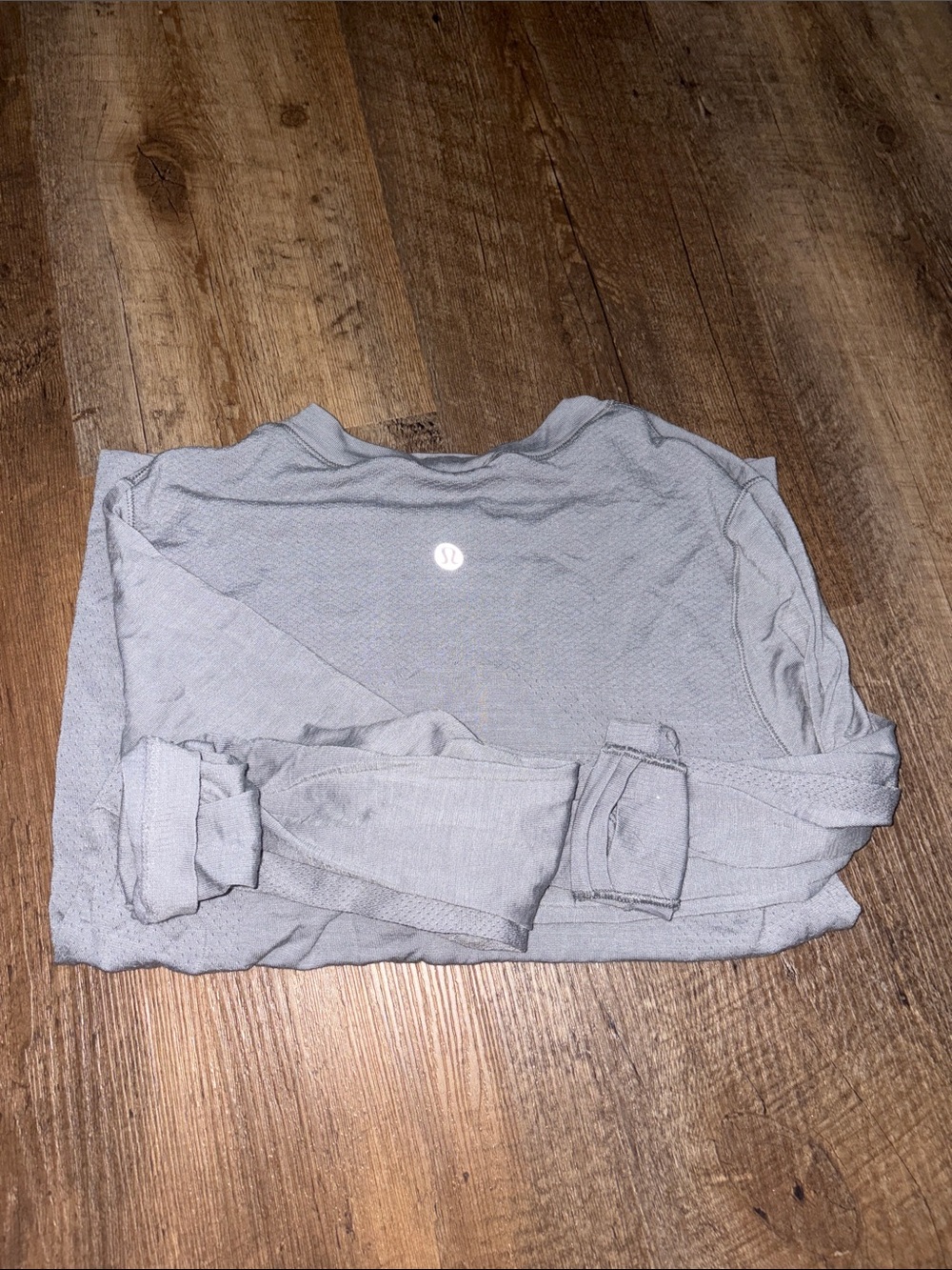 lululemon athletica women’s Light Gray Long Sleeve Shirt